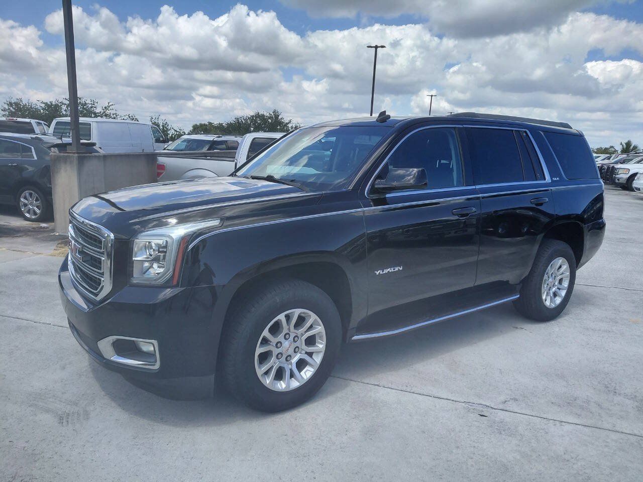 Used 2015 GMC Yukon SLE RWD image 1