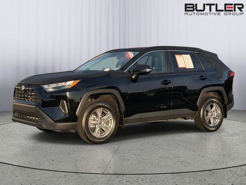 Certified 2024 Toyota RAV4 XLE FWD image 1