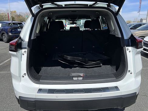 Certified 2025 Nissan Rogue SV image 29