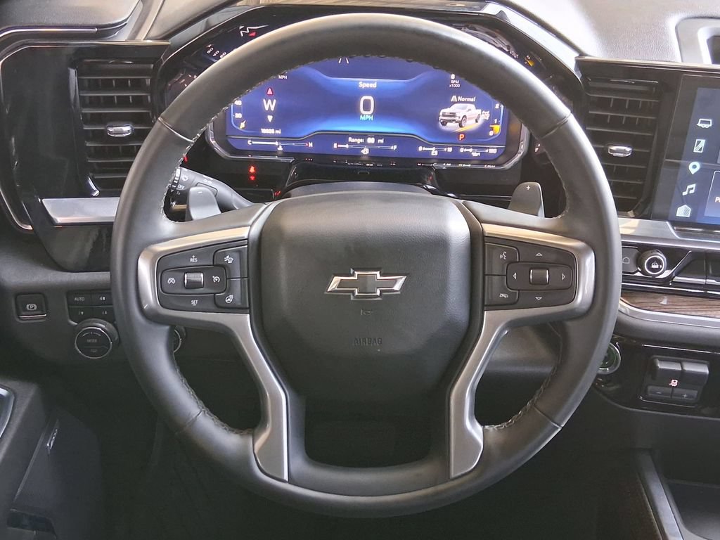 Used 2025 Chevrolet Silverado 1500 LT Trail Boss w/ Convenience Package II AWD/4WD image 11