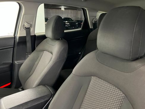 Used 2024 Kia Sportage LX image 17