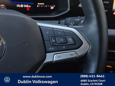 Certified 2025 Volkswagen Jetta SE FWD image 21