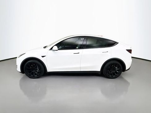 Used 2022 Tesla Model Y Long Range AWD/4WD image 4