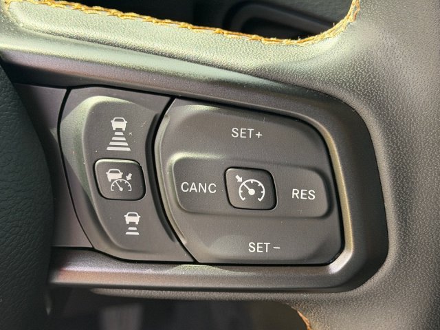 Used 2024 Jeep Wrangler Unlimited AWD/4WD image 23