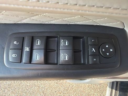 Used 2017 Jeep Grand Cherokee Summit AWD/4WD image 18