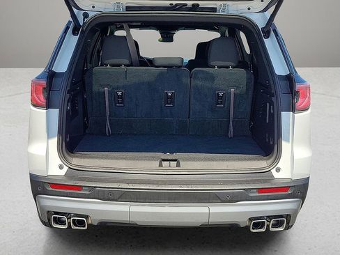 Used 2025 GMC Acadia Elevation image 8