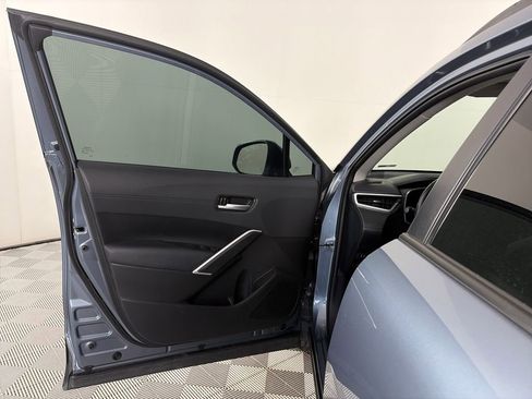 Used 2023 Toyota Corolla Cross XLE w/ Convenience Package image 10