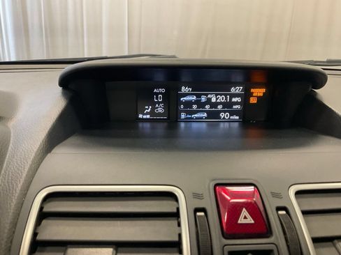 Used 2017 Subaru Forester 2.5i Premium AWD/4WD image 16