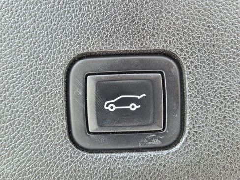Used 2022 Cadillac XT6 Sport w/ Technology Package AWD/4WD image 33