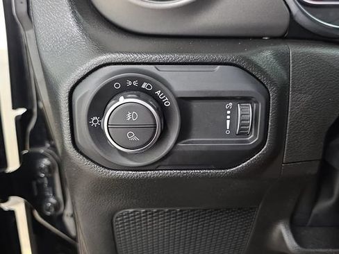 Used 2023 Jeep Gladiator Sport AWD/4WD image 25