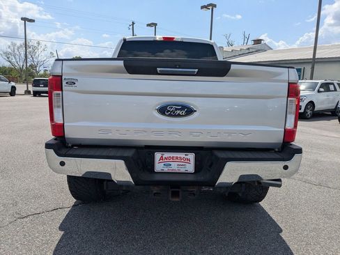 Used 2017 Ford F250 XLT w/ XLT Premium Package image 5