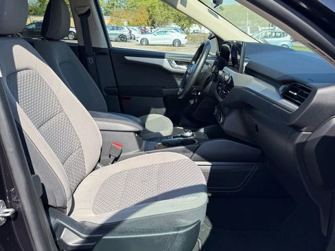 Used 2020 Ford Escape SE Sport image 13