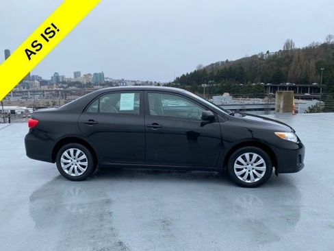 Used 2012 Toyota Corolla LE image 2