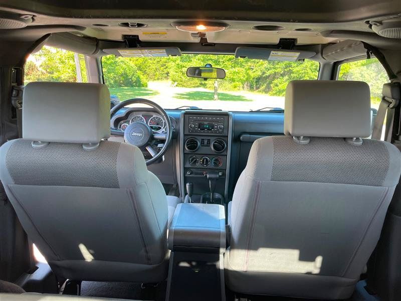 Used 2007 Jeep Wrangler Sahara w/ Dual Top Group AWD/4WD image 8