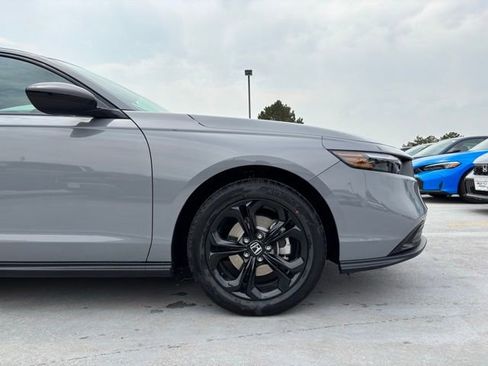 New 2025 Honda Accord SE image 3