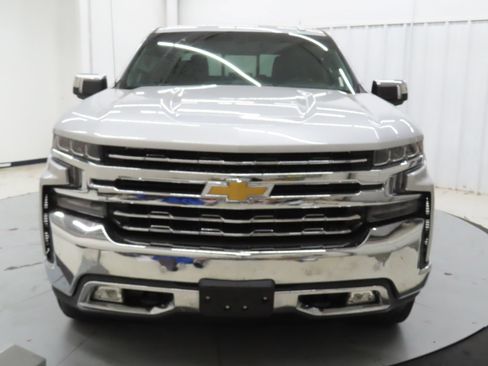 Used 2019 Chevrolet Silverado 1500 LTZ AWD/4WD image 9