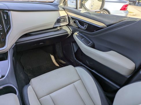 Used 2021 Subaru Outback Limited image 18