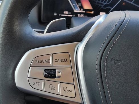 Used 2024 BMW X7 xDrive40i w/ Premium Package image 16