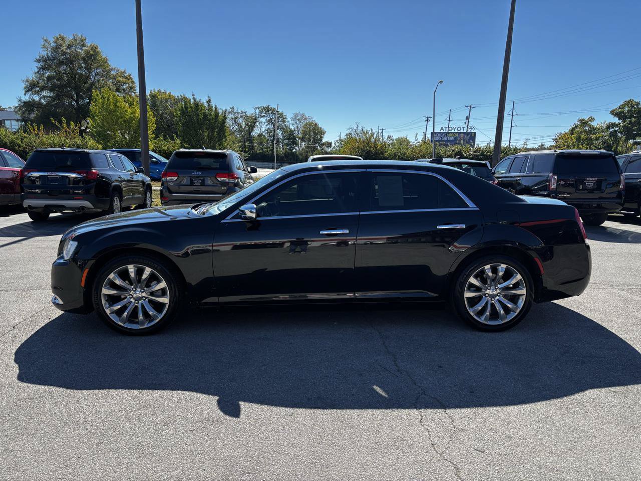 Used 2019 Chrysler 300 Limited RWD image 6