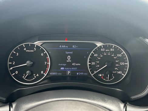 Used 2025 Nissan Altima 2.5 SV FWD image 25