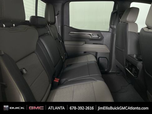 Used 2024 Chevrolet Silverado 1500 ZR2 image 27