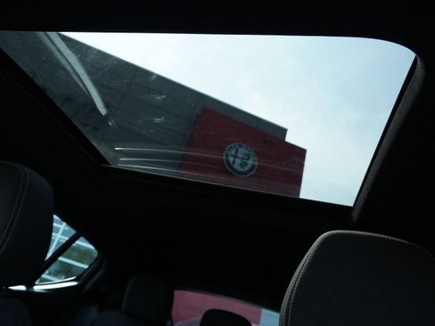 Used 2024 Alfa Romeo Tonale Ti image 29