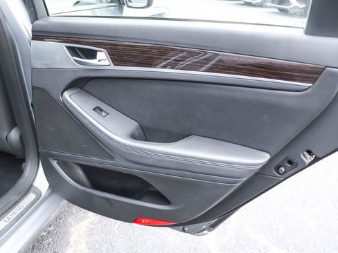 Used 2015 Hyundai Genesis 3.8 image 29