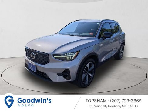 Certified 2026 Volvo XC40 B5 Plus AWD/4WD image 1