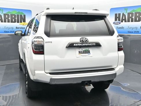 Used 2024 Toyota 4Runner TRD Off-Road image 4