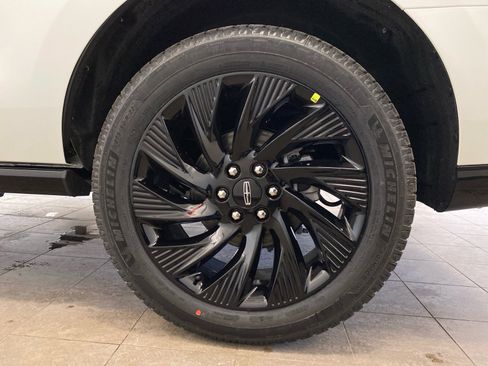 New 2026 Lincoln Navigator Reserve w/ Jet Appearance Package image 28