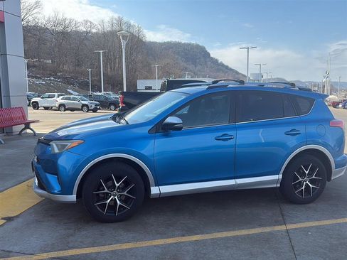 Used 2016 Toyota RAV4 SE image 21