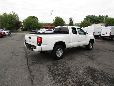 Used 2021 Toyota Tacoma SR RWD image 7