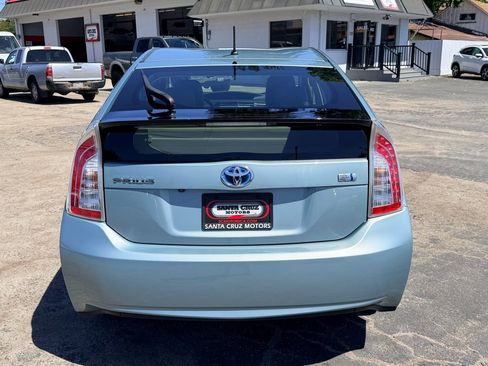 Used 2015 Toyota Prius Two FWD image 5