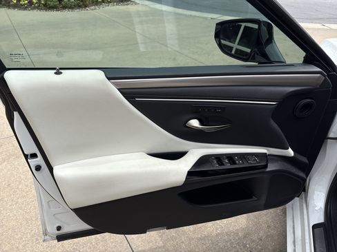 Used 2023 Lexus ES 350 F Sport w/ Accessory Package (Z1) FWD image 12