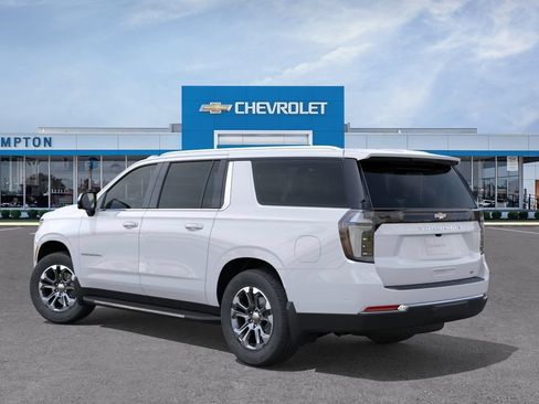 New 2026 Chevrolet Suburban LT w/ Comfort Package AWD/4WD image 3