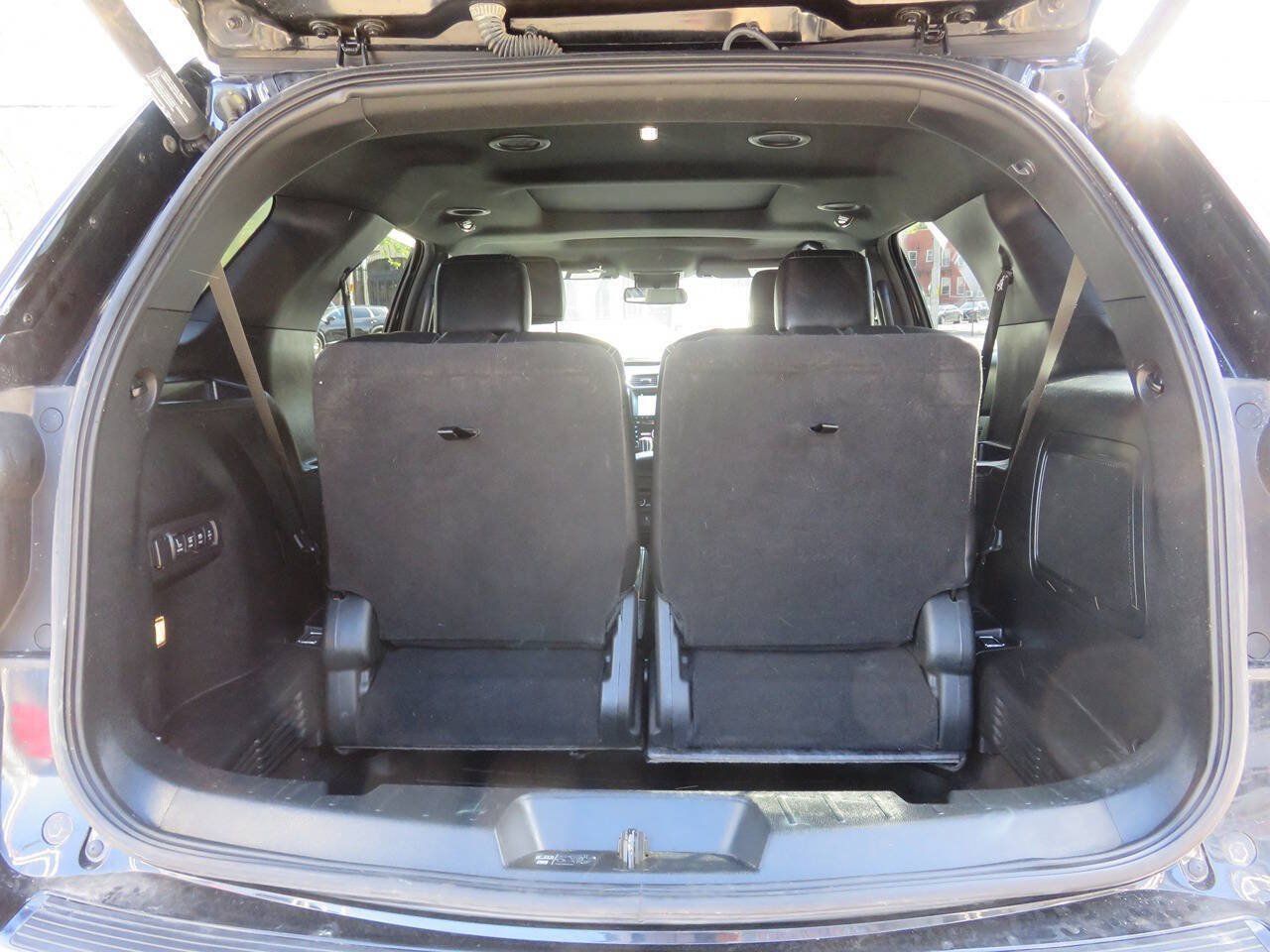 Used 2018 Ford Explorer Limited w/ Equipment Group 301A AWD/4WD image 25