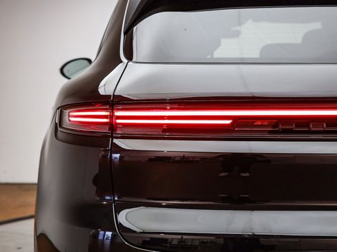 Certified 2026 Porsche Cayenne image 8