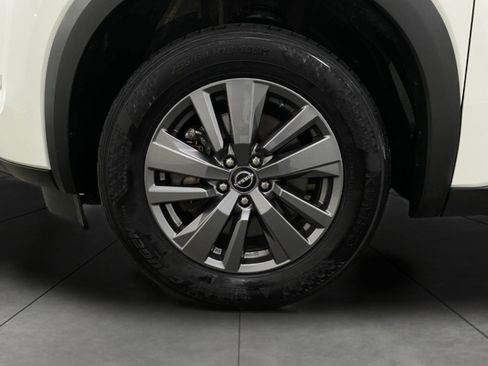 Used 2025 Nissan Pathfinder SV AWD/4WD image 13