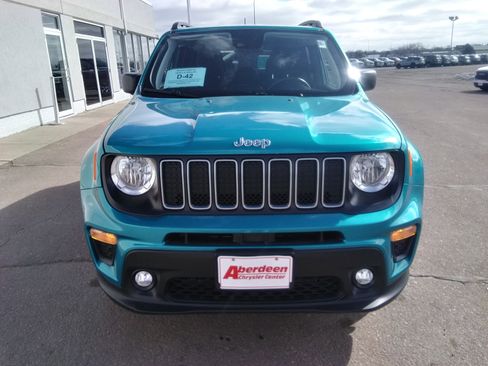 Used 2022 Jeep Renegade Latitude w/ Convenience Group image 3