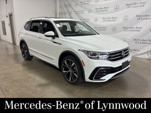 Used 2024 Volkswagen Tiguan SEL R-Line image 1