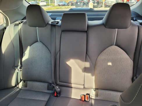 Used 2022 Toyota Camry LE w/ Carpet Mat Package (TMS) FWD image 8