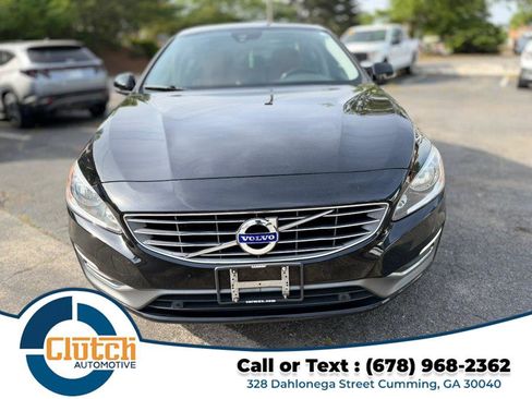 Used 2017 Volvo S60 T5 Inscription image 3