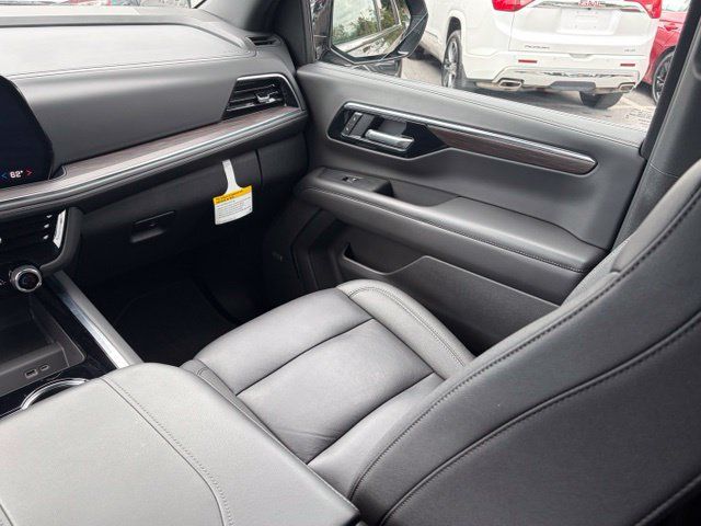 Used 2025 Chevrolet Suburban LT w/ Comfort Package AWD/4WD image 34