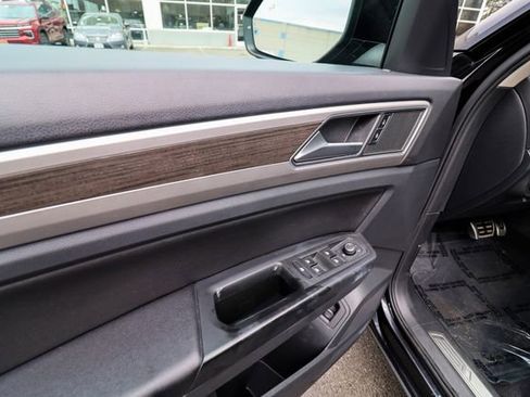 Used 2018 Volkswagen Atlas SEL w/ R-Line Package image 35