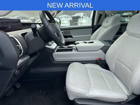 Certified 2025 Ford Expedition Platinum AWD/4WD image 10