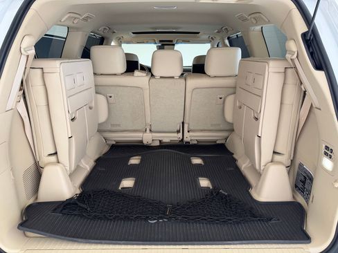 Used 2020 Lexus LX 570 4WD w/ Luxury Package image 33