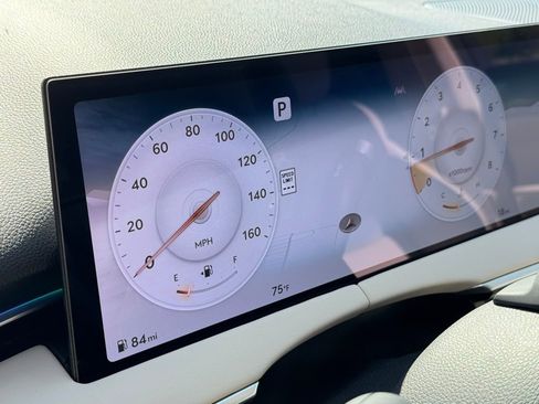 New 2026 Genesis GV70 2.5T Select AWD/4WD image 21