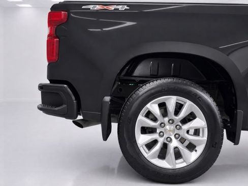 Used 2024 Chevrolet Silverado 1500 Custom AWD/4WD image 10