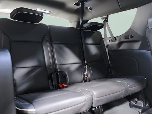 Used 2022 GMC Yukon XL SLT w/ SLT Luxury Package image 33