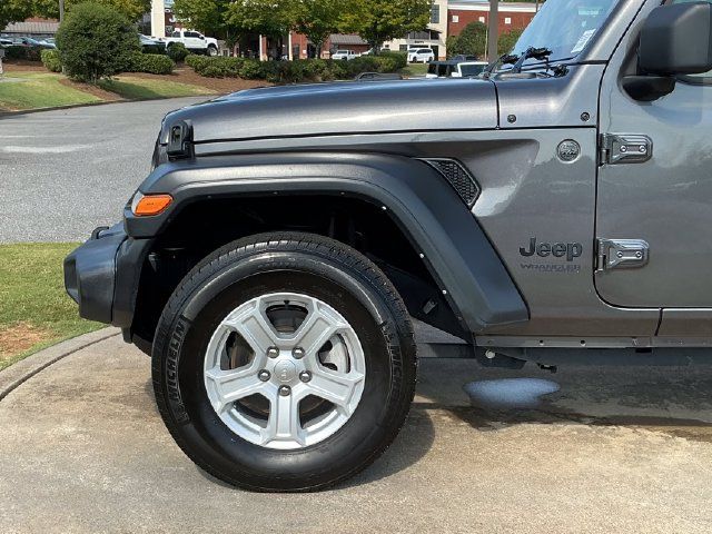 Used 2022 Jeep Wrangler Unlimited Sport AWD/4WD image 12
